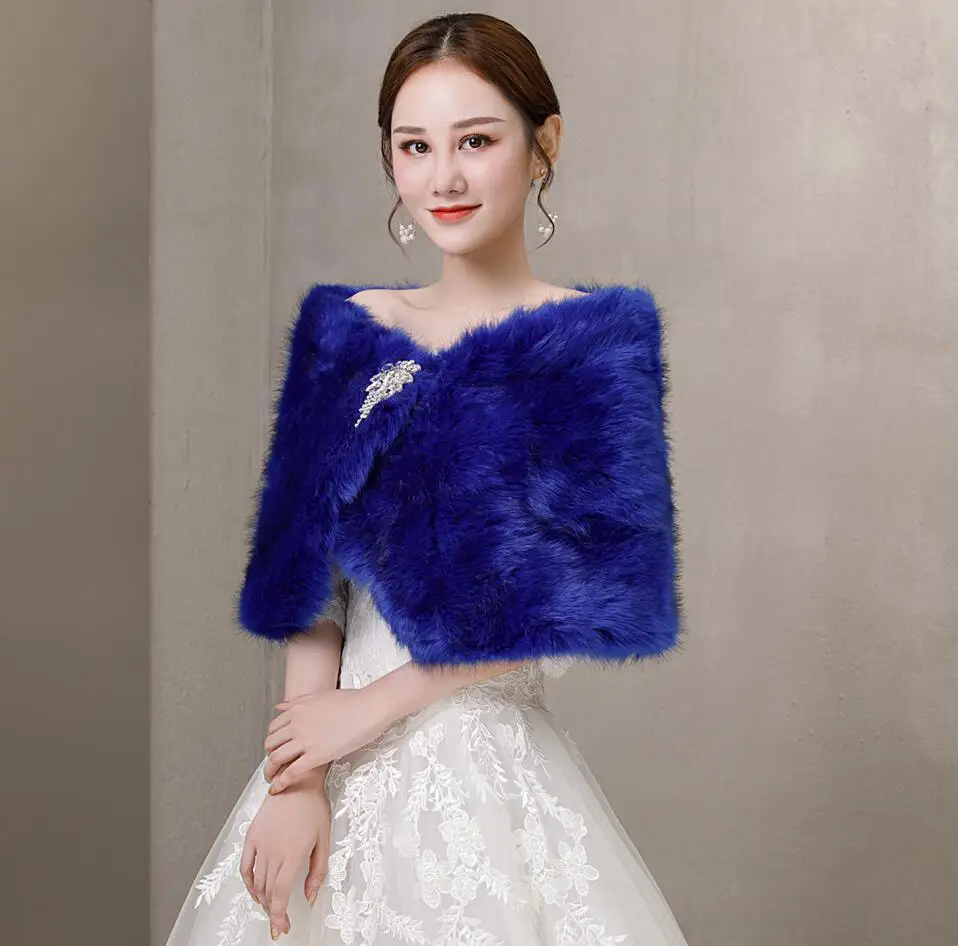 Blue Faux Fur Crystal Brooch W - Stole Wedding Shawl recensie en prijs