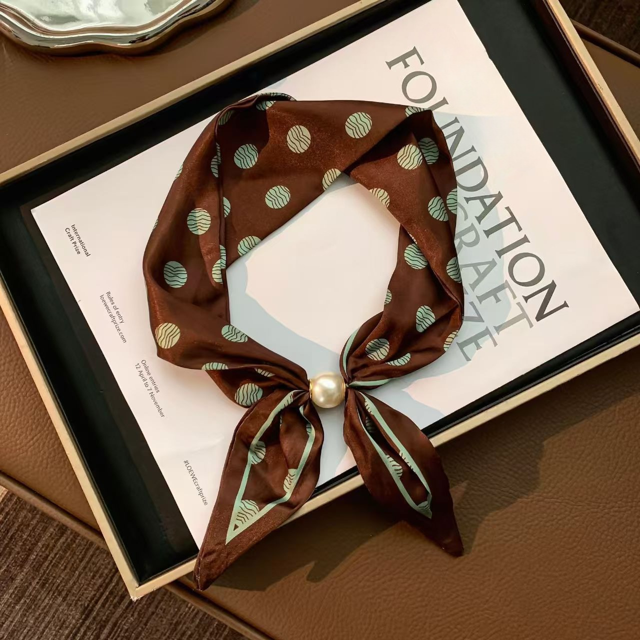 Korean Style Elegant Pearl Mag - Ascot Neck Scarf recensie en prijs