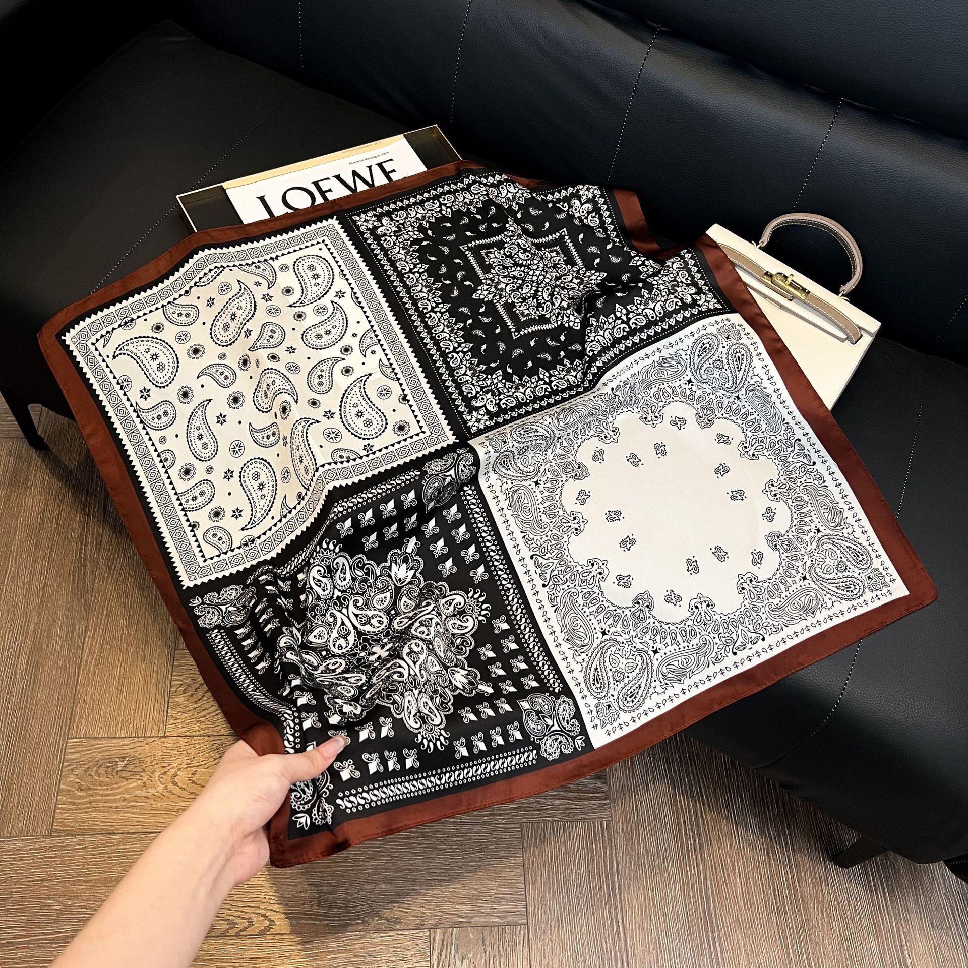 Luxury Square Silk-like Scarf  - Scarf Silk Square recensie en prijs